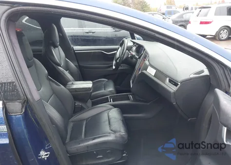 2018 Tesla Model X 100D/75D/P100D z USA, uszkodzony, nr VIN 5YJXCAE2XJF091433